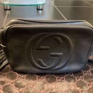 Gucci!! Soho small leather disco bag
